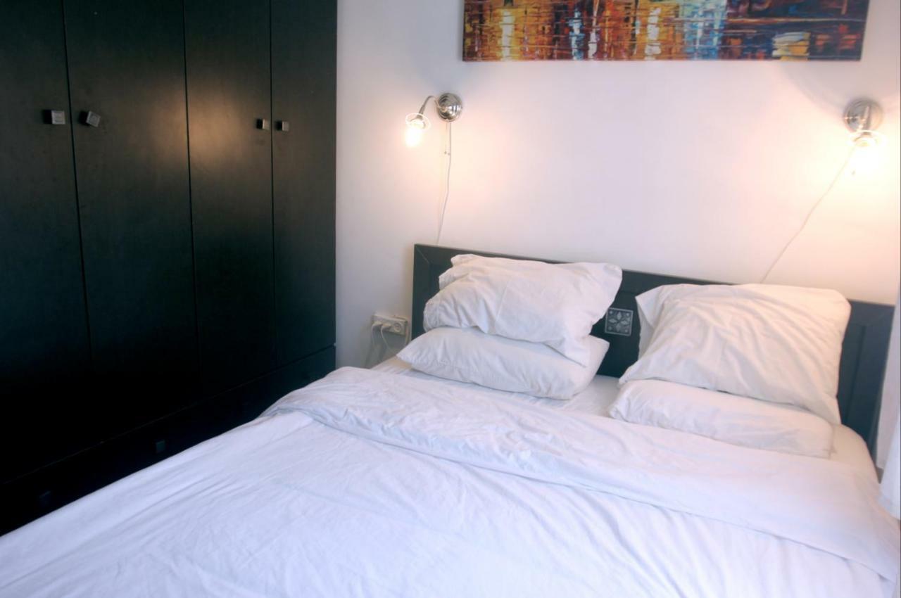 Central Apartment With Shelter Room -1 Bedroom & Living Room And Balcony Tel Aviv Esterno foto